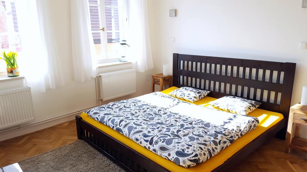 Apartmany U Namesti Броумов Екстер'єр фото