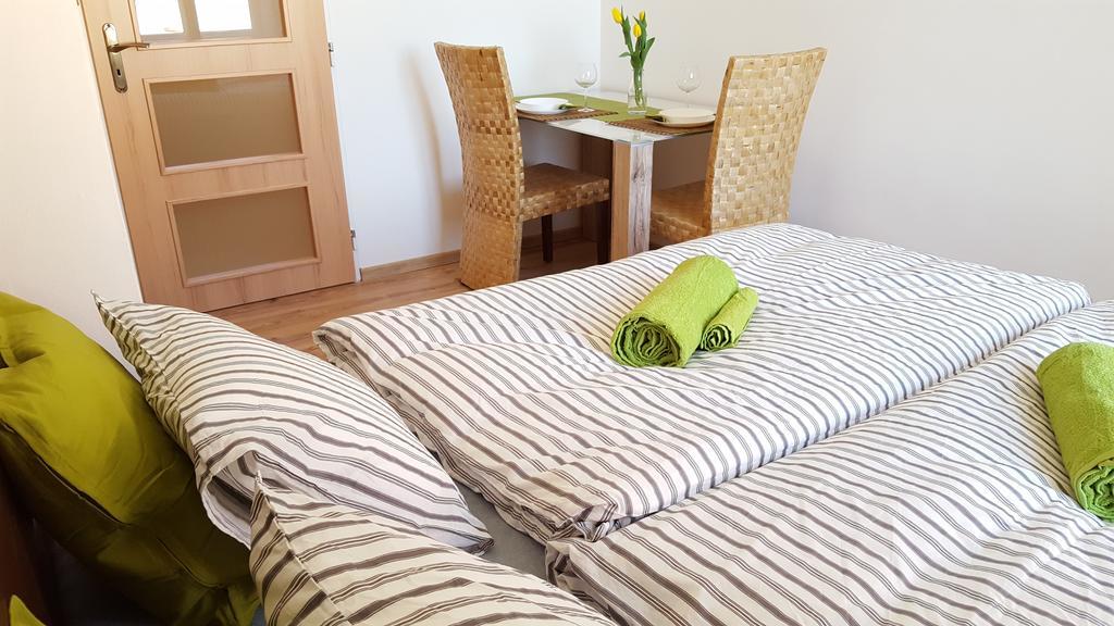 Apartmany U Namesti Броумов Екстер'єр фото