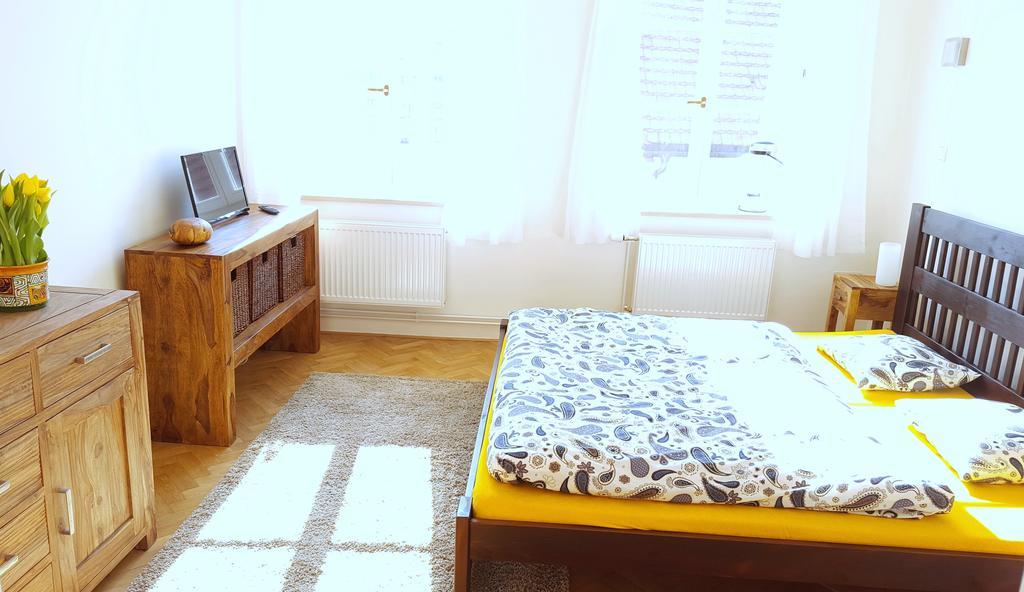 Apartmany U Namesti Броумов Екстер'єр фото